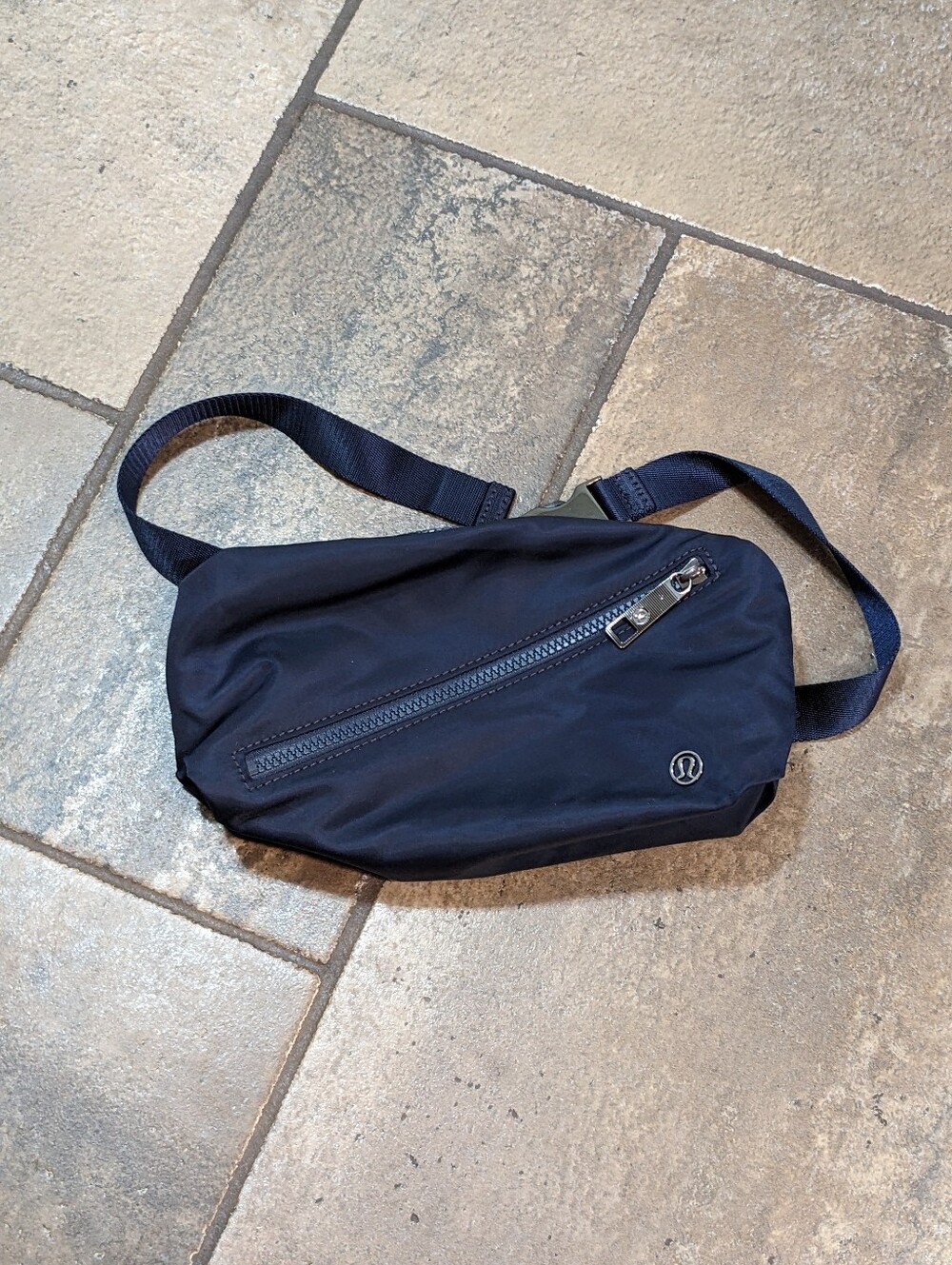 Lululemon Sporty Fast Track Belt Bag Midnight Blue 💙 Unisex Gym Travel Belt Bag